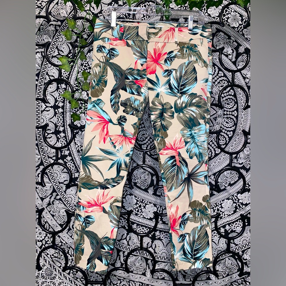 Floral patterned New York & Company women’s pant